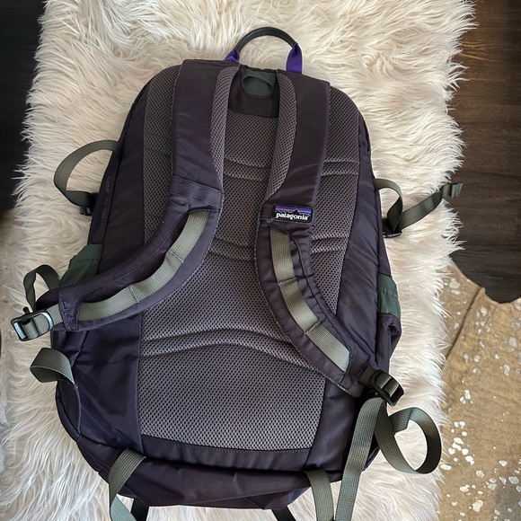 Women’s Purple Patagonia Backpack - Picture 15 of 16